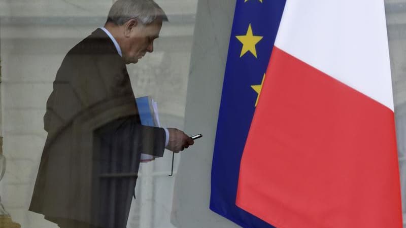 Les 37 membres du gouvernement publient ce lundi l'état de leur patrimoine, un geste de transparence qui risque de jeter une lumière crue sur le train de vie, parfois très confortable, des ministres de Jean-Marc Ayrault, en pleine crise économique. Les dé