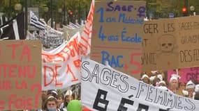 Plusieurs milliers de sages-femmes ont défilé à Paris pour réclamer une meilleure reconnaissance de leurs compétences (ici en novembre 2013).
