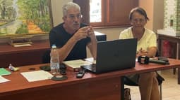 Bruno Bichon, le maire de Thorame-Basse (Alpes-de-Haute-Provence) vit depuis 3 ans dans une autre commune à 900 kilomètres de celle qu'il dirige.