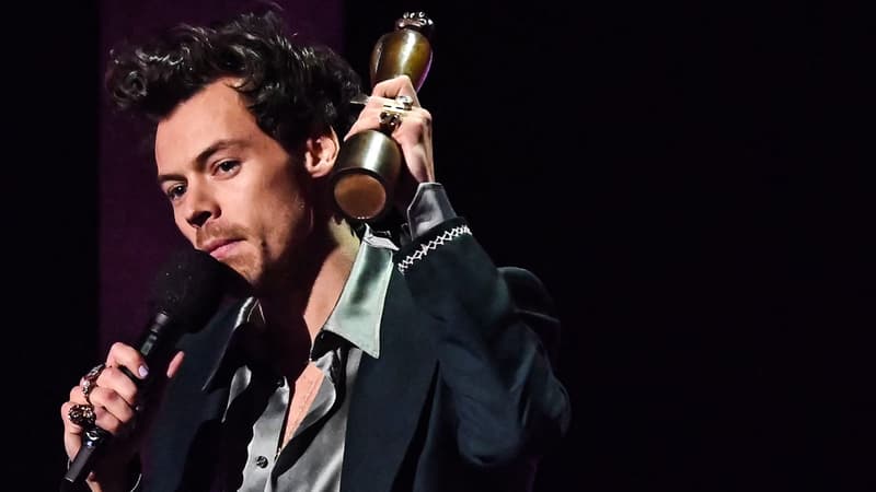 Harry Styles sur la scène des BRIT Awards le 11 février 2023.