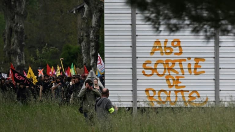Le 22 avril dernier, plusieurs milliers de personnes avaient manifesté contre le projet d'autoroute entre Castres et Toulouse. 