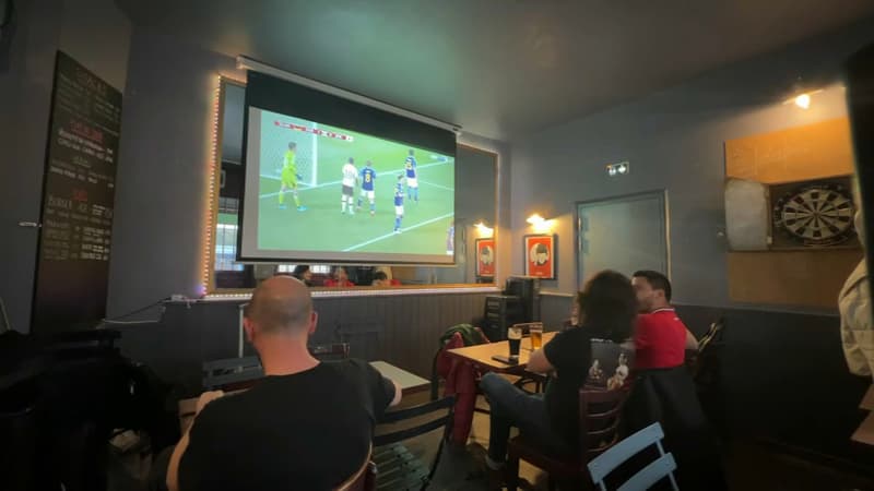 Nombreux sont les bars à retransmettre les matches de la Coupe du monde de foot (photo d'illustration).