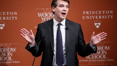 Arnaud Montebourg va poser pour le costumier Smuggler.