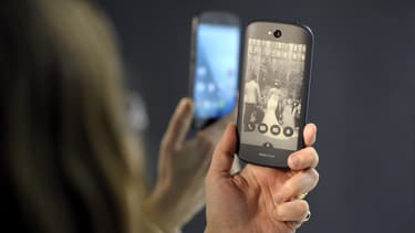 Le taux de pénétration de la téléphonie mobile en France, calculé comme le ratio de l'ensemble des cartes Sim
en service sur la population, s'élevait fin 2014, à 121,5%, en croissance de 4,3 points en un an.