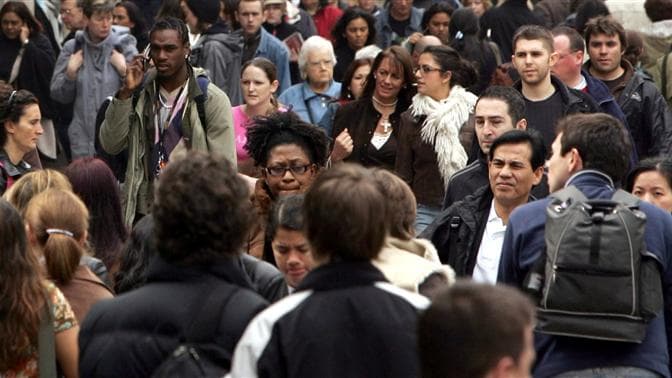 Soixante pour cent des Français (-6) sont pessimistes pour l'avenir de la société française, contre 38% (+7) qui se déclarent optimistes, selon le baromètre CSA pour BFM TV diffusé samedi. Ce "regain d'optimisme", selon les termes de l'institut, s'observe