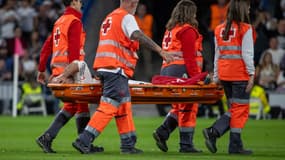 Dani Carvajal évacué sur civière après sa grave blessure au genou droit lors Real Madrid-Villarreal (2-0, Liga), le 5 octobre 2024