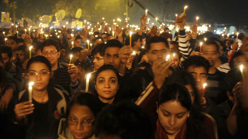 Le décès de l'étudiante violée avait fortement ému la population indienne, qui était descendue à plusieurs reprises dans la rue, en décembre.