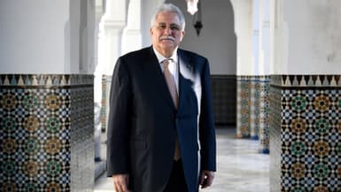 Le recteur de la Mosquée de Paris (GMP) Chems-eddine Hafiz pose à la Grande mosquée de Paris le 16 janvier 2020