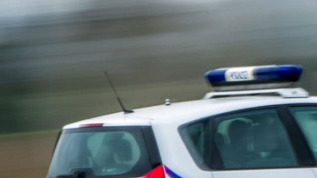 Au festival de théâtre d'Aurillac, entre 300 et 400 festivaliers ont manifesté contre la présence policière.
