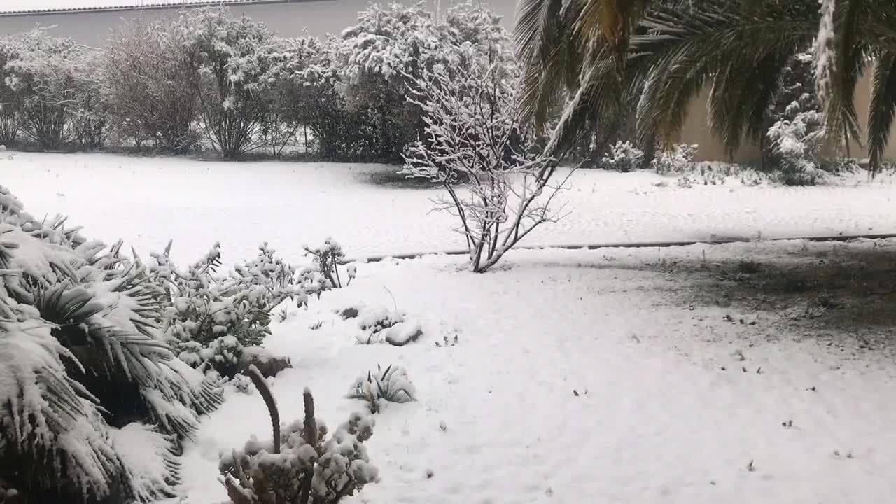 Episode intense de neige dans le Var - Témoins BFMTV