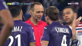 Cahuzac tente de gifler Depay