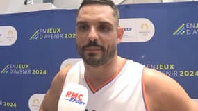 Florent Manaudou à Bordeaux lors jeudi d'une journée de sensibilisation au parasport, le 23 novembre 2023