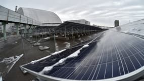 Une centrale solaire d'un mégawatt est sortie de terre au coeur de la zone irradiée de Tchernobyl. 