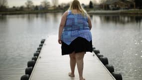 Les Américains adultes absorbent moins de calories depuis une dizaine d'années mais cela n'a pas empêché l'obésité de progresser parmi la population, selon des statistiques communiquées par les services du CDC (Centre de contrôle et de prévention des mala