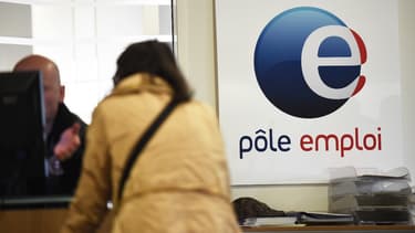 Fin 2017, les effectifs de contrats aidés ont diminué de 35%, entraînant une hausse du nombre des demandeurs d'emploi.