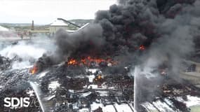 Rouen: les images de l’incendie de l’usine Lubrizol filmées au drone par les pompiers