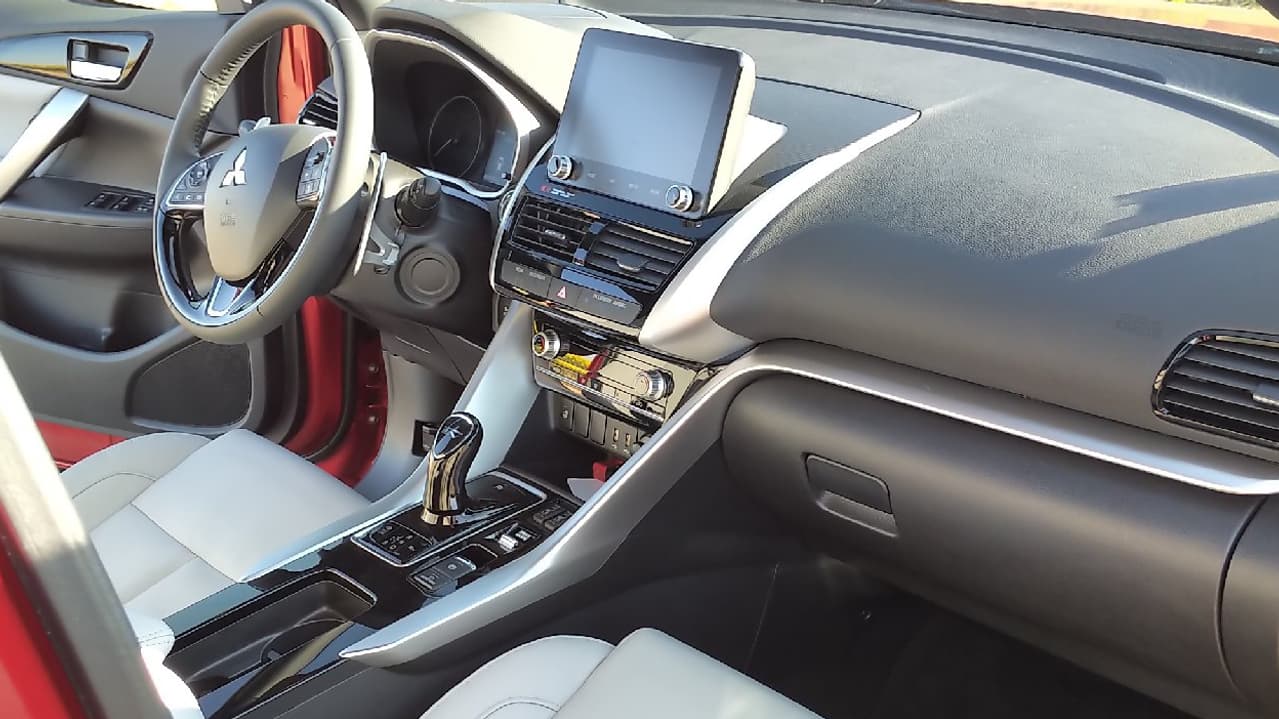 L'habitacle du Mitsubishi Eclipse Cross. 