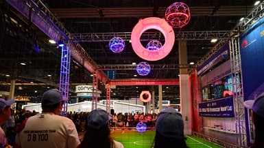 Démonstration de drone soccer, au CES de Las Vegas, le 10 janvier 2024