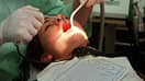 Deux centres de santé dentaires du Rhône ont été déconventionnés pour une durée d'un an par l'Assurance Maladie en raison d'activités frauduleuses. 