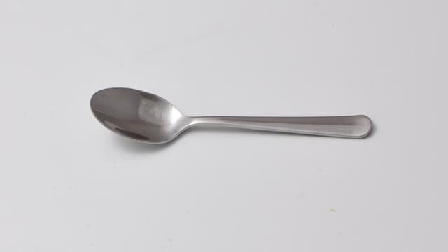 Une cuillère à café.