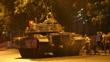 Des militaires ont tenté de renverser le pouvoir turc vendredi soir, causant beaucoup de confusion en Turquie et une violente riposte d'Ankara au cours de la nuit.