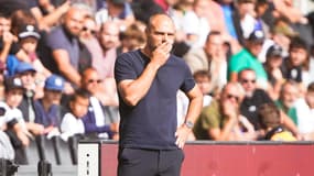 L'entraîneur d'Angers Alexandre Dujeux lors de la défaite contre Lens en Ligue 1, le 18 août 2024