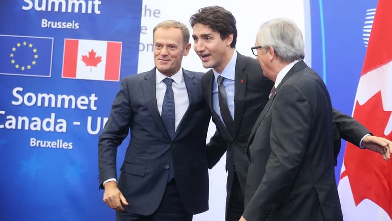 Donald Tusk, Justin Trudeau et Jean-Claude Junker dimanche à Bruxelles