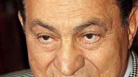 L'ancien président égyptien Hosni Moubarak, âgé de 84 ans, a été déclaré cliniquement mort mardi par ses médecins, a annoncé l'agence de presse officielle égyptienne Mena, dont la dépêche a été confirmée par une source à l'hôpital cairote où il a été admi