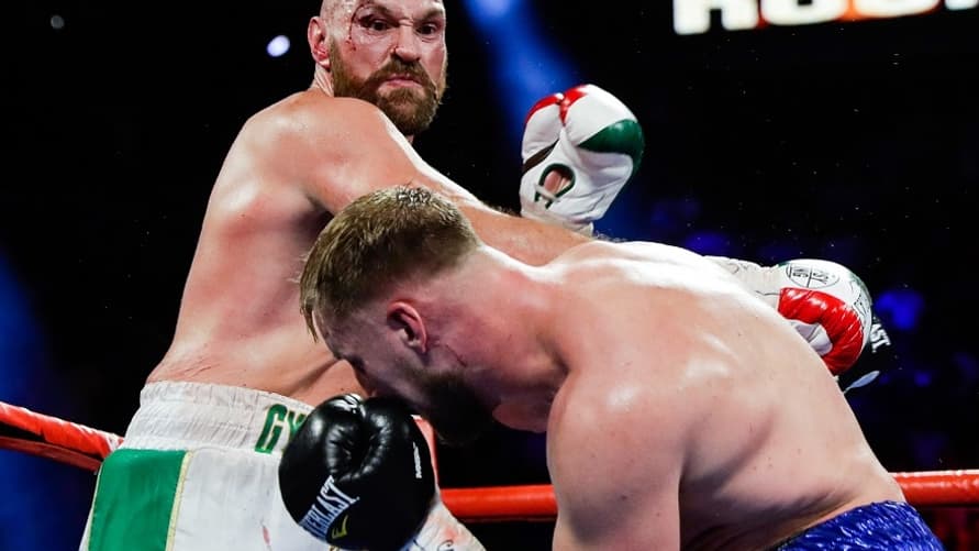 Tyson Fury (de face) contre Otto Wallin en septembre 2019