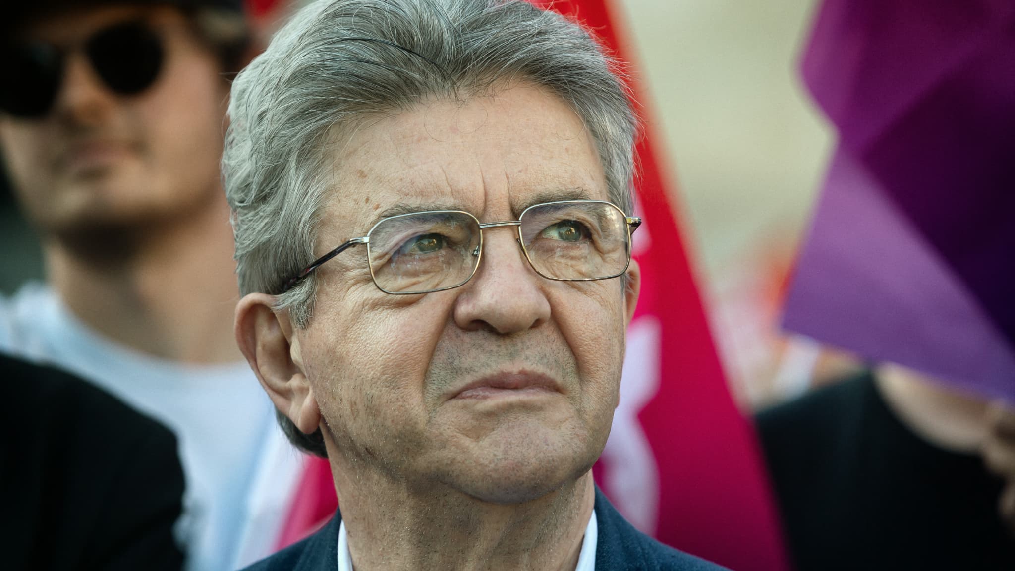 CENSURE, "10 SEPTEMBRE": JEAN-LUC MÉLENCHON RELANCE SES MANŒUVRES EN SOLITAIRE AVANT LE RESTE DE LA GAUCHE