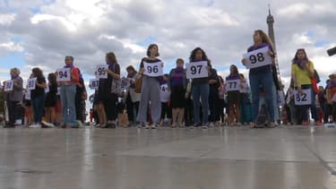 Des chiffres étaient portées par les militantes, représentant chacun une des femmes tuées en 2019 par leur conjoint ou ex-conjoint