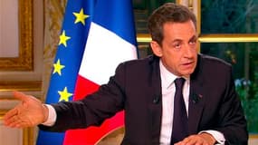 Nicolas Sarkozy a annoncé jeudi soir sur TF1 et France 2 que la prévision de croissance pour 2012 serait révisée à la baisse, à 1% contre 1,75%, et que des mesures seraient prises dans les dix jours pour réaliser six à huit milliards d'économies supplémen
