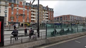 L’arrêt Porte de Montreuil du T3b à Paris.