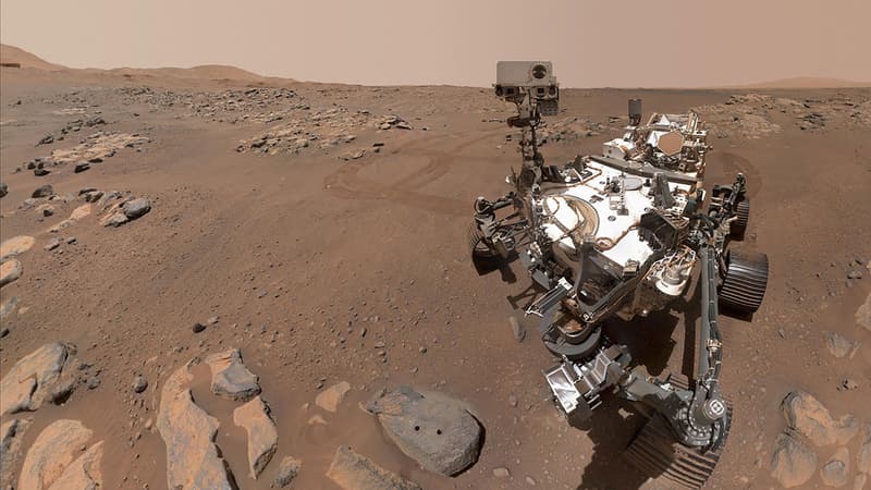 Sur cette image publiée par la NASA, le rover martien Persévérance, à l'aide de sa caméra WATSON, prend un selfie, le 10 septembre 2021.