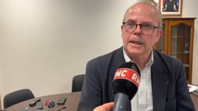 Le maire de Thury-Harcourt-le-Hom, Philippe Lagalle, a pu échnager avec la femme de Fabrice Moello, un des agents pénitentiaire tué dans l'attaque du fourgon au péage d'Incarville.