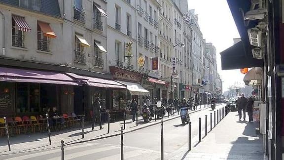 La rue de la Roquette, à côté de la Bastille