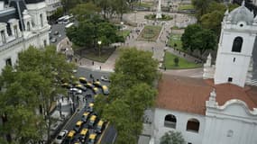 Les taxis argentins ont été nombreux à bloquer les principales artères de Buenos Aires, ici l'avenue Mayo, pour protester contre l'arrivée d'Uber.