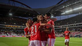 La joie des joueurs de Benfica sur le but de Julian Weigl face au PSV Eindhoven à Lisbonne, le  18 août 2021 