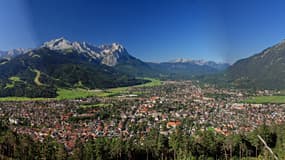 Ville de Garmisch-Partenkirchen, dans le sud de l'Allemagne