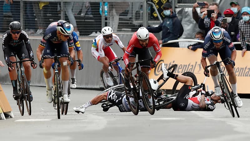 Tour de France: les coureurs renoncent à leur grève