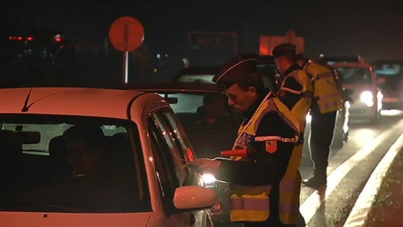 Près de 55.000 policiers et gendarmes ont été mobilisés pour la Saint-Sylvestre. Le 31 décembre 2012.