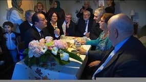 Hollande: la mise en scène "ringarde" chez Lucette