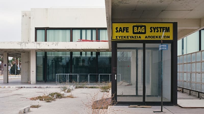 L'ancien aéroport athénien d'Hellinikon était à l'abandon faute d'investissement public. L'ex-gouvernement grec a ainsi décidé de le privatiser en 2014. 