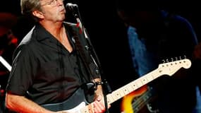 La vente de 75 guitares et 55 amplificateurs d'Eric Clapton, mercredi à New York, a rapporté 2,15 millions de dollars (1,55 million d'euros), plus du triple des estimations. /Photo d'archives/REUTERS/Luke MacGregor