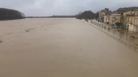 La Garonne est en crue à Langoiran, en Gironde  - Témoins BFMTV