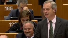 Nigel Farage savoure la victoire du Brexit devant le Parlement européen
