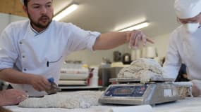 Le métier de boulanger fait parti des formations éligibles à la prime de 350 euros. 