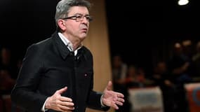 Jean-Luc Mélenchon, candidat à l'élection présidentielle de 2017, lors d'un meeting le 15 novembre 2016.