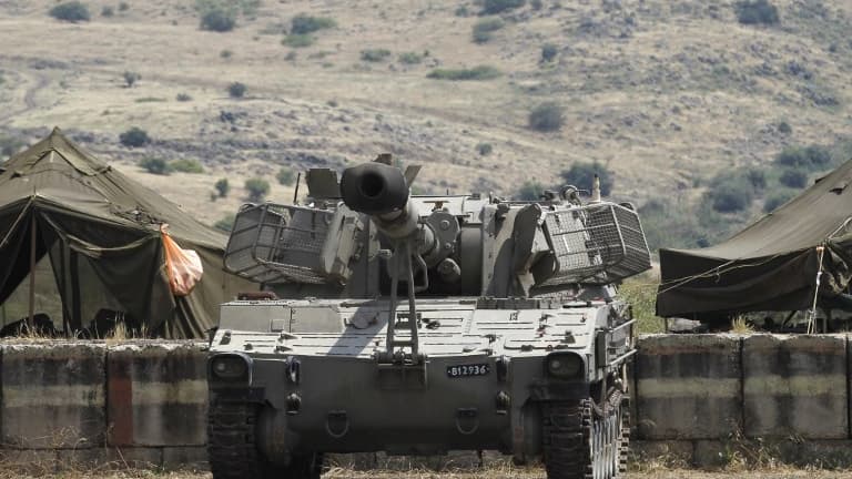 Une véhicule de l'armée israélienne, le 9 mai 2018, près de la frontière syrienne, sur le plateau du Golan, annexé par Israël