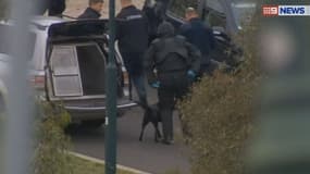 Un adolescent soupçonné de préparer un attentat a été arrêté vendredi dans la banlieue de Melbourne.